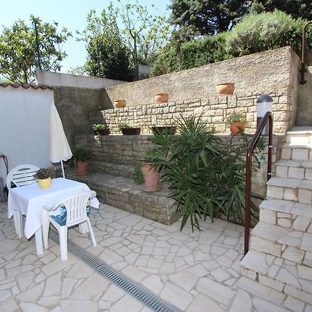 Apartment Irena Pula Luaran gambar