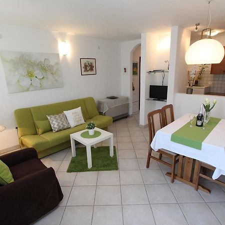 Apartment Irena Pula Luaran gambar