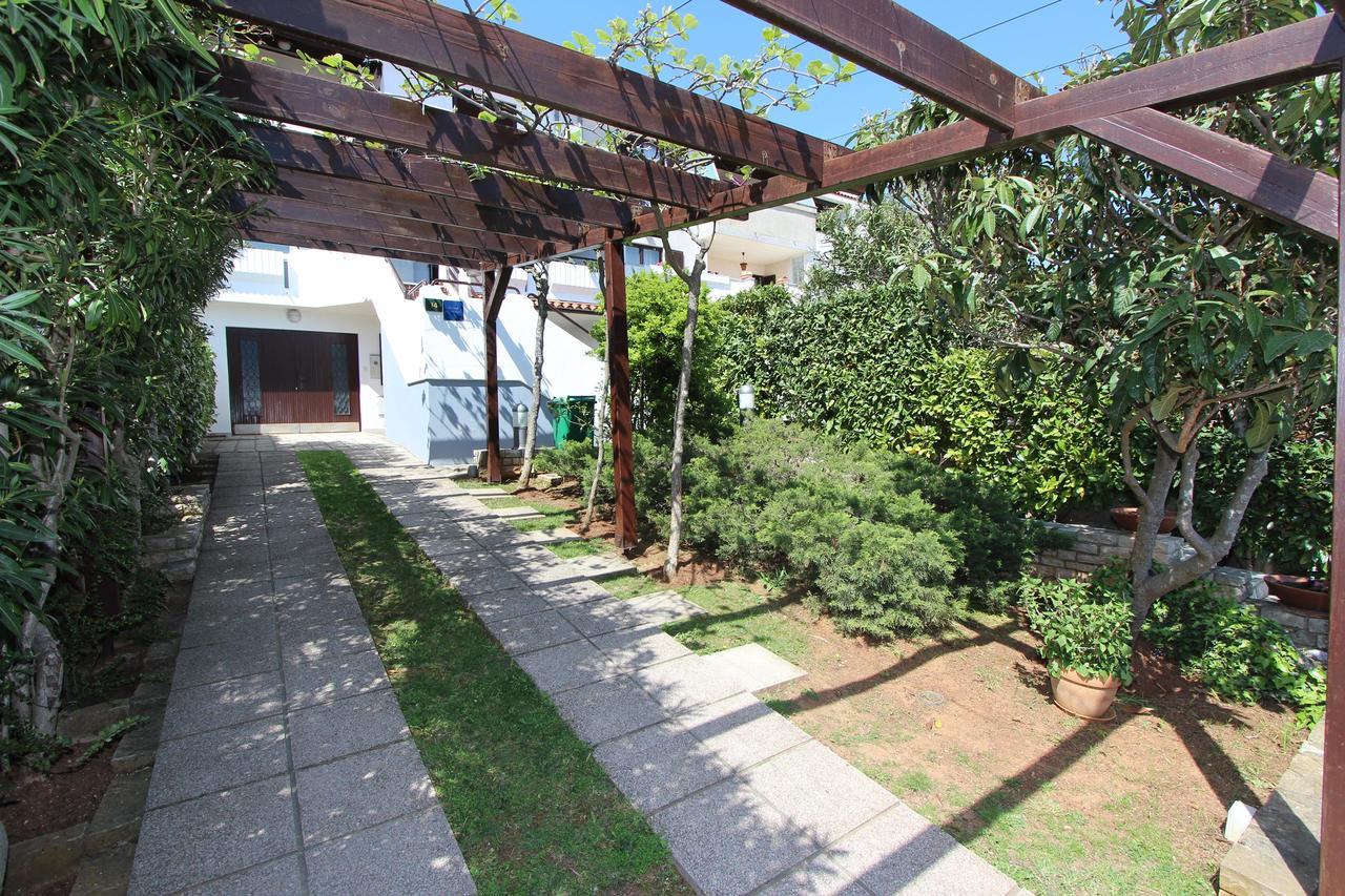 Apartment Irena Pula Luaran gambar