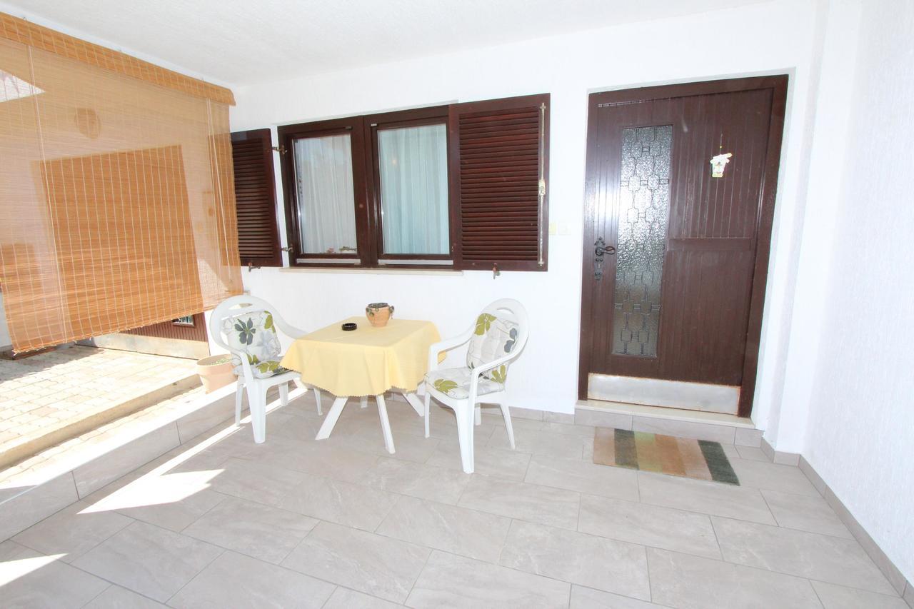 Apartment Irena Pula Luaran gambar