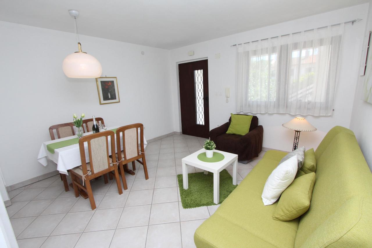 Apartment Irena Pula Luaran gambar