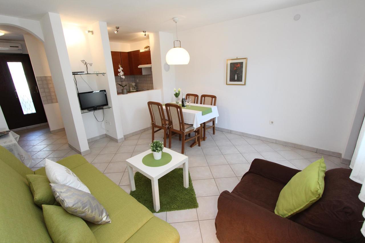 Apartment Irena Pula Luaran gambar