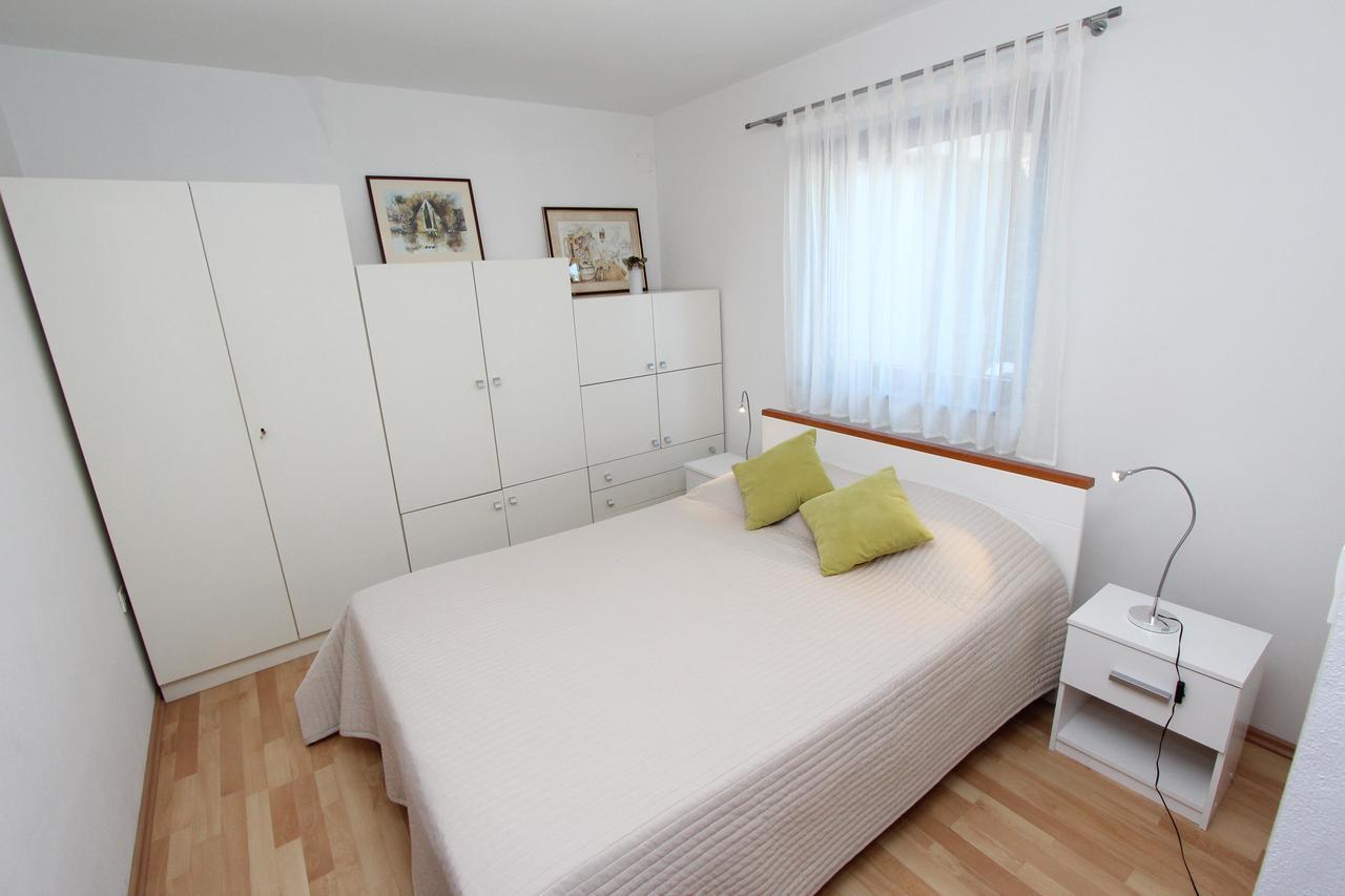 Apartment Irena Pula Luaran gambar
