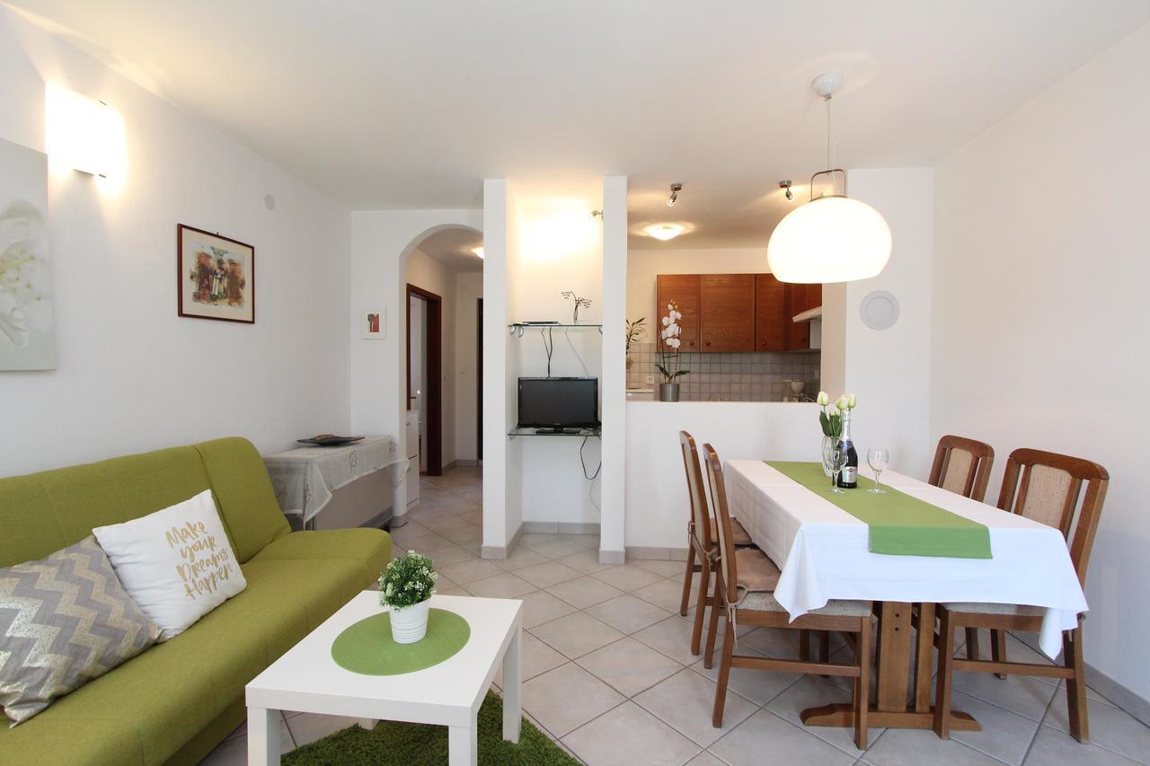 Apartment Irena Pula Luaran gambar