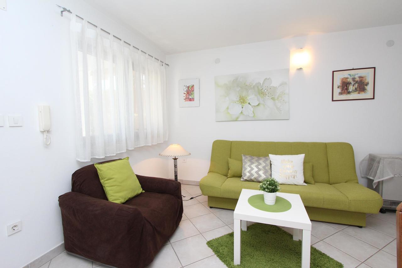 Apartment Irena Pula Luaran gambar
